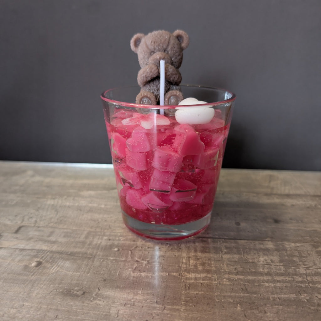 Romantische Herzkerze mit Teddy