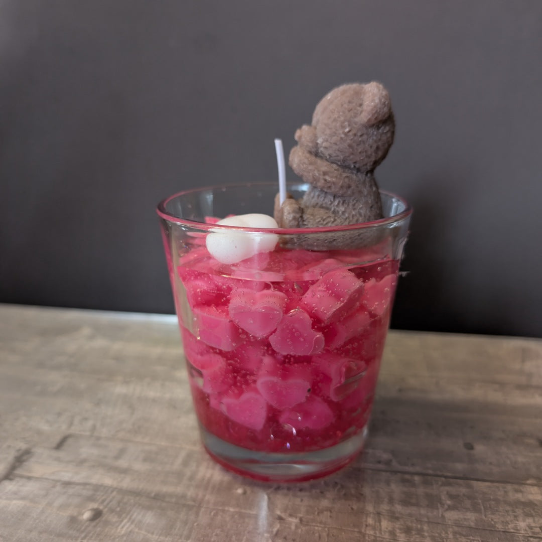 Romantische Herzkerze mit Teddy
