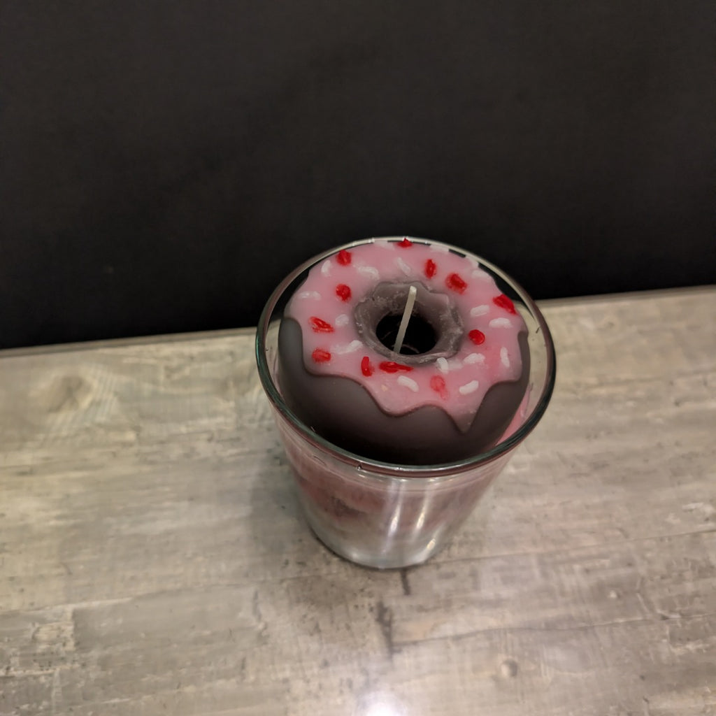 Süße Donut-Kerze im Glas