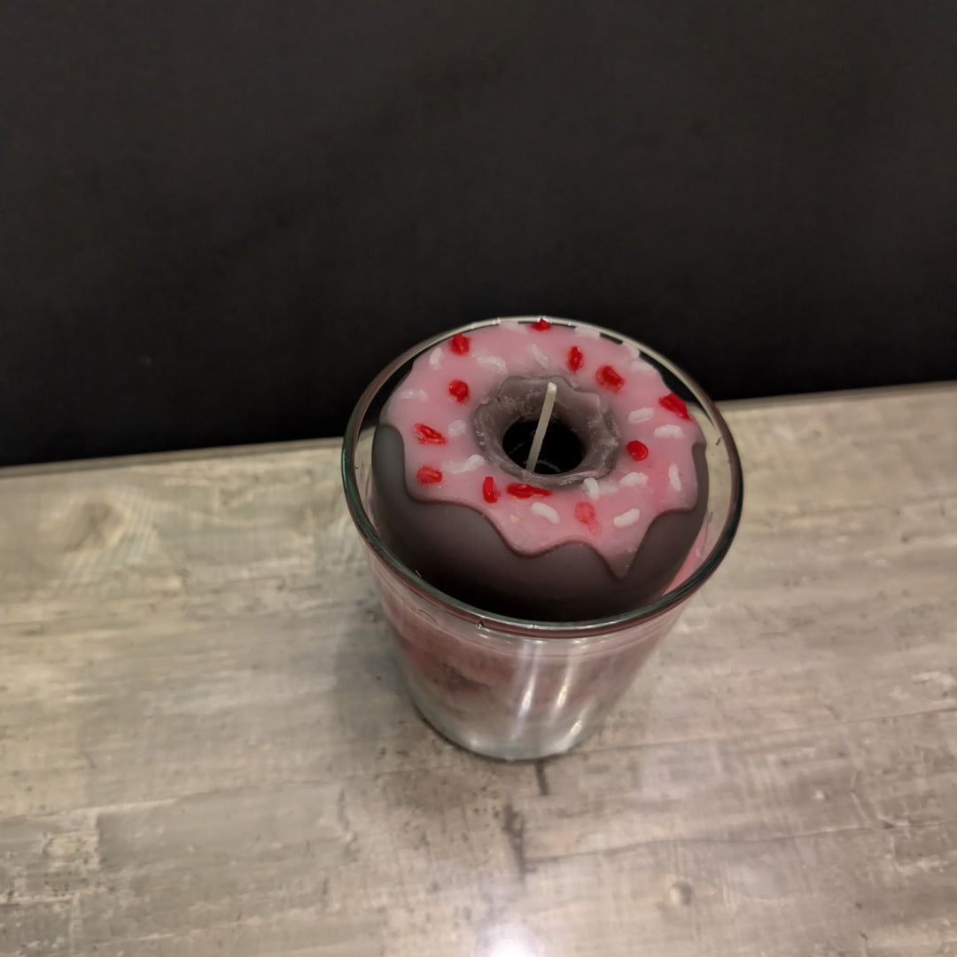 Süße Donut-Kerze im Glas